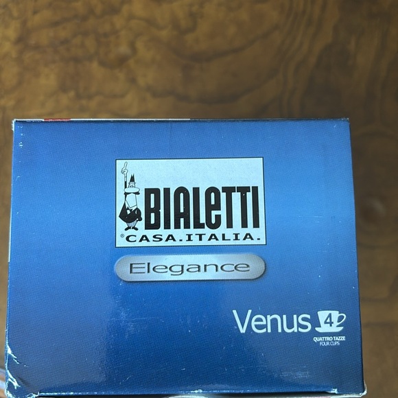 Bialetti Casa Italia Venus 4-Cup Stove Top Espresso Maker - Picture 5 of 10